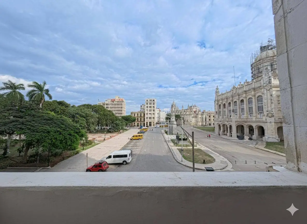 Apartamento completo de dos habitaciones frente al Museo de la Revolución al lado de la Embajada Española en la Habana