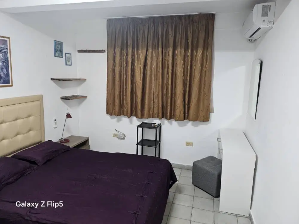 Apartamento de dos habitaciones y respaldo energético disponible en Plaza de la Revolución
