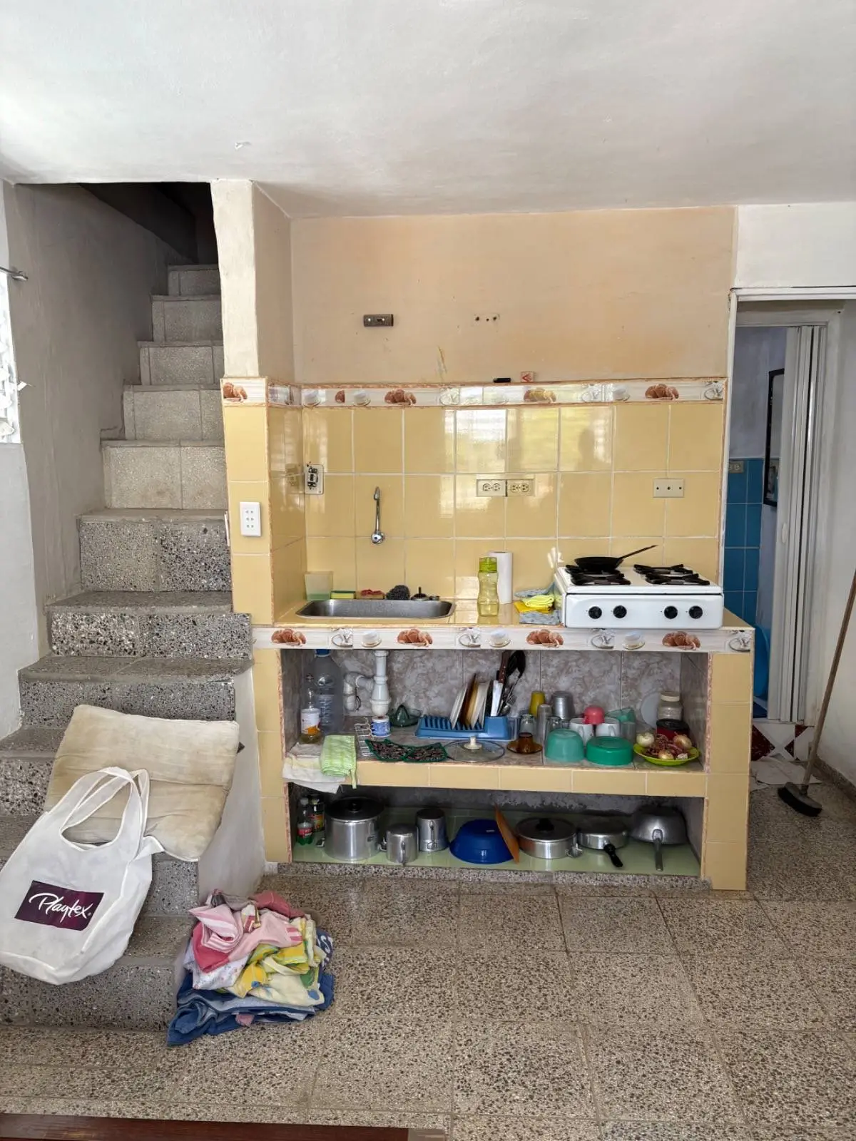 Rento Apartamento en el Cerro, cerca de Tulipan y Ayestaran