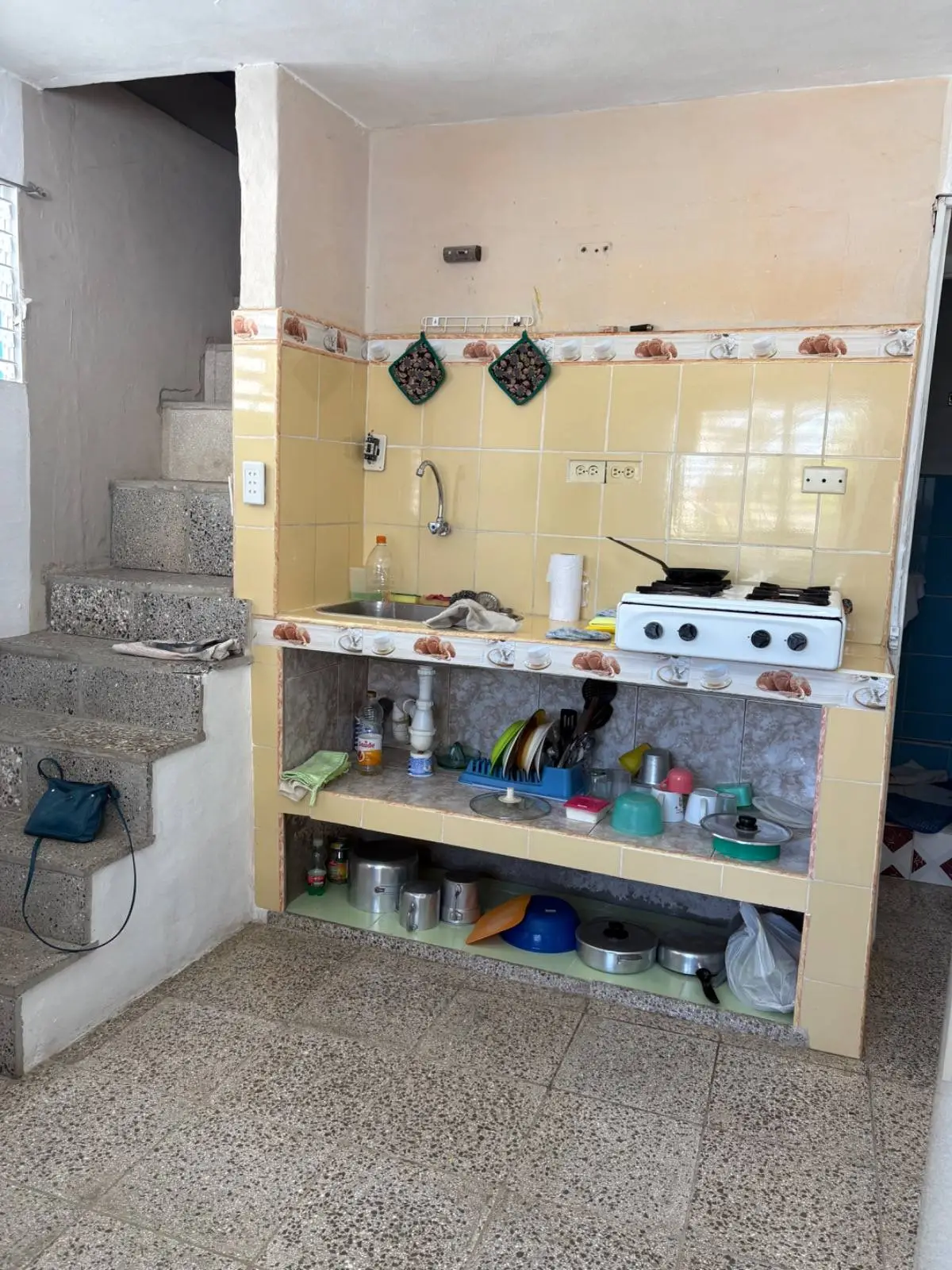 Rento Apartamento en el Cerro, cerca de Tulipan y Ayestaran
