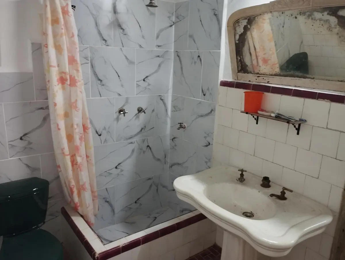 Apartamento interior en segundo piso