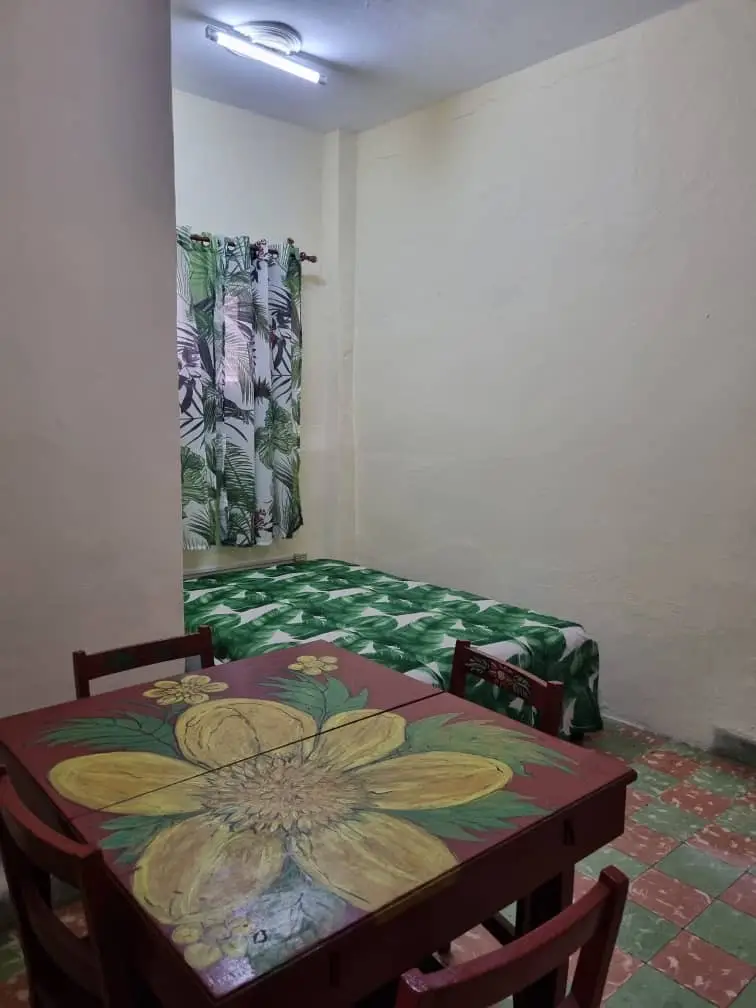 Casa independiente disponible para renta lineal en Marianao