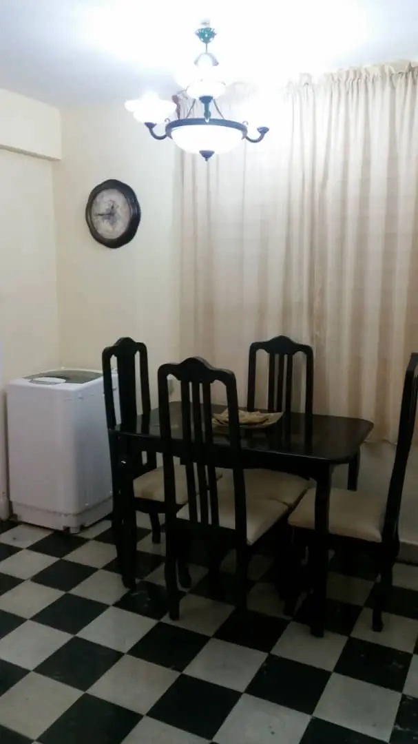 Rento apt de 1 cuarto en planta baja en calle 27 a 2 cuadras de 23 y Rampa.Supercéntrico.