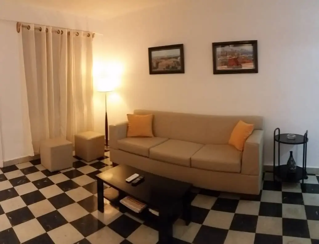 Rento apt de 1 cuarto en planta baja en calle 27 a 2 cuadras de 23 y Rampa.Supercéntrico.