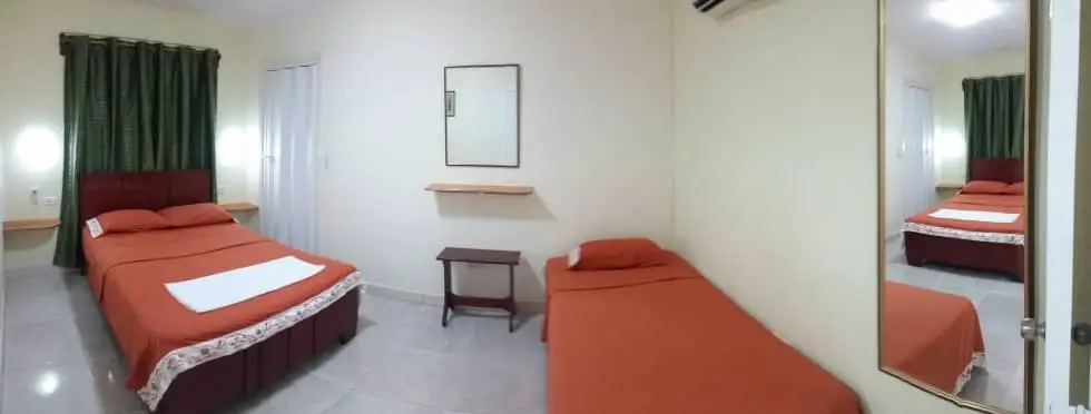 Rento de apt independiente en planta baja de edif capitalista en 27 a 2 cuadras de 23 y Rampa.Supercéntrico